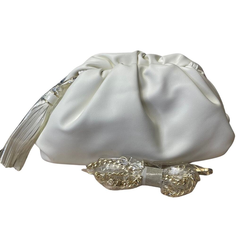 Understated Leather small white handbag detachable gold chain shoulder bag